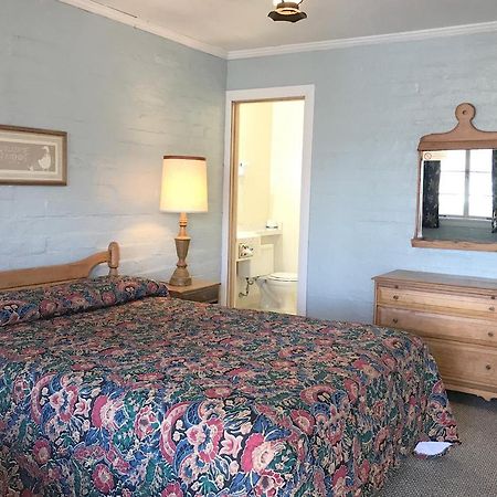 Hotel Lovelock Nv I-80 מראה חיצוני תמונה